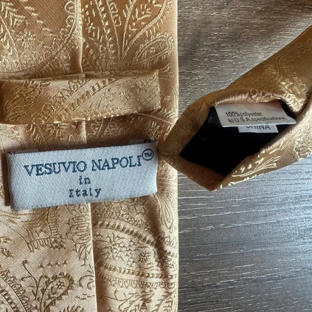 Vesuvio Napoli 100% Polyester Gold Paisley Men's Necktie